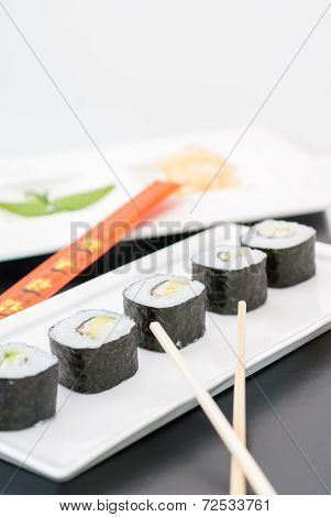 Avocaounagimaki Makimono Sushi