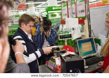 First Buyer Xbox One In Russia