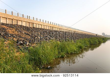 The construction of the riverbank to prevent riverbank collapse / riverbank collapse prevention