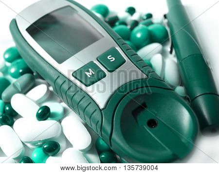 Device for measuring blood sugar level and pills  in green version