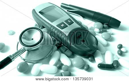 Device for measuring blood sugar level and pills