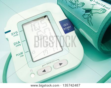 Device for measuring blood sugar level