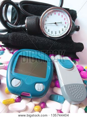 Blood pressure device and device for measuring blood sugar level