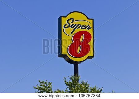 Indianapolis - June 2016: Super 8 Motel. Super 8 is a Subsidiary of Wyndham Worldwide I