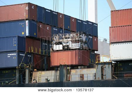 Kran picking up fragt container