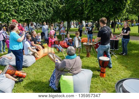 MOSCOW - JUNE 4: People drumming on International Jazz Festival 