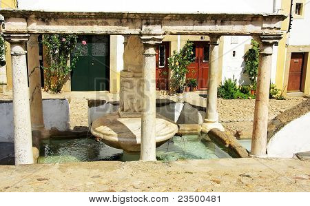 Marmo Fontaine a Castelo De Vide Village, Portogallo.