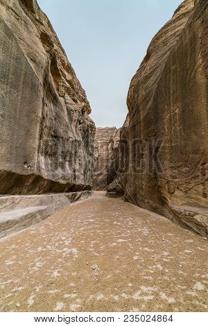 Al-siq Main Entrance Canyon To Petra, Jordan
