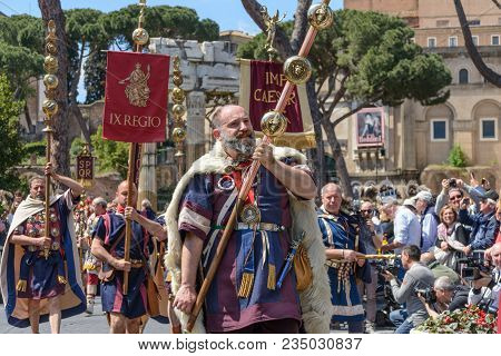 Show Of Ancient Romans In The Birthday Of Rome Occasion