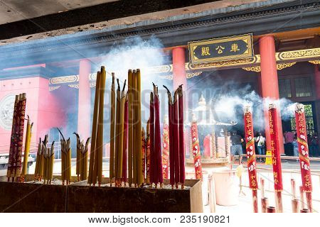 Hong Kong, China - March 19, 2018: Local People And Traveler In The Che Kung Taoist Temple. The Che 