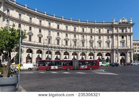 Rome, Italy - June 22, 2017: Amazing View Of Piazza Della Repubblica, Rome, Italy