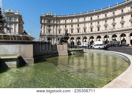 Rome, Italy - June 22, 2017: Amazing View Of Piazza Della Repubblica, Rome, Italy