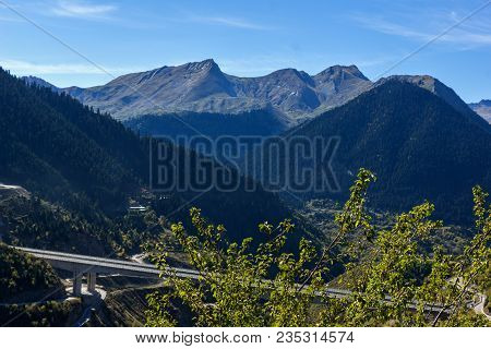 Metsovo, Epirus, Greece - October 19, 2013: Autumn View Of Pindus Mountain Near Village Of Metsovo, 