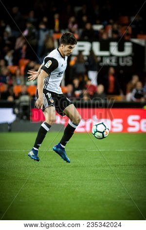 VALENCIA, SPAIN - APRIL 8: Carlos Soler during Spanish La Liga match between Valencia CF and RCD Espanyol at Mestalla Stadium on April 8, 2018 in Valencia, Spain