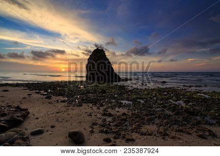 Green Moss Covered Rocks Boulders At Batu Luang, Kuala Penyu, Sabah, Malaysia During Sunset , Beauti