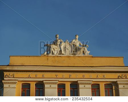 St. Petersburg, Russia, 20 March 2018, Worker And Woman Collective Farmer Soviet Neoclassicism In Ar