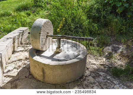 The Millstone, Olive Oil Press Squeeze Out Olive Oil