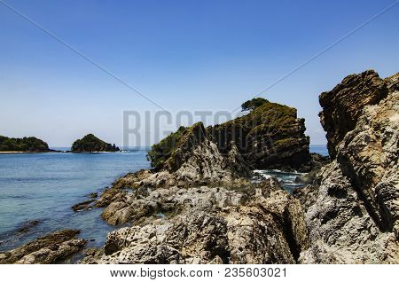 Hidden Beauty Of Kapas Island Located In Terenganu, Malaysia At Sunny Day. Blue Sky And Clear Sea Wa