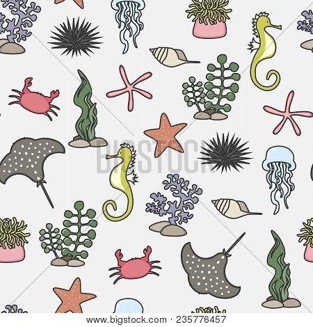 Seamless Pattern With Cartoon Sea Life Animals. Underwater Background. Vector Illustration.