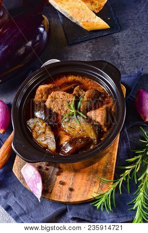 Eggplant Casserole - (melitzanes Me Kreas Sti Katsarola)