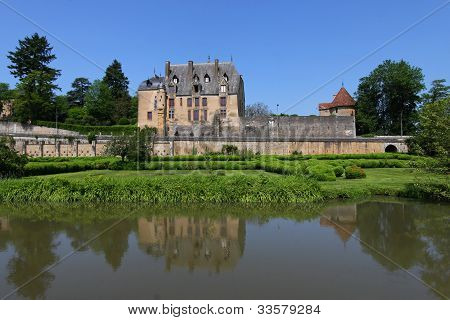 Gesamtansicht der Burg in chatillon