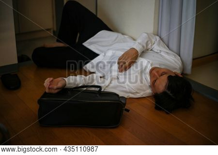 A Man Who Drinks Too Much And Sleeps At The Entrance