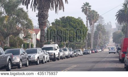 San Diego, California Usa - 21 Nov 2020: Usps Mail Truck On City Street, Neighborhood Residential Di