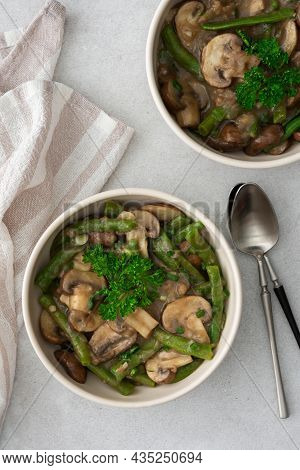 Fried Brown Champignons With Green Beans