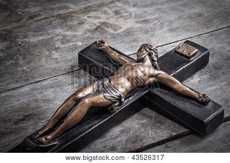 Crucifix ไม้
