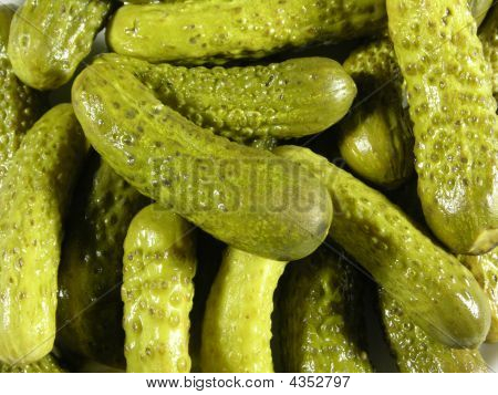 Pequenos pepinos verdes