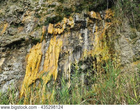 Drainage Of Organic Wastewater From An Overflowing Sewerage System From A Cliff To The Vysoky Bereg 