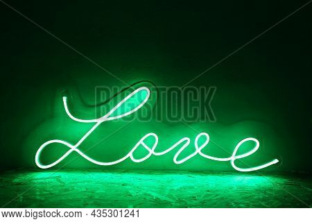 Green Neon Sign Love. Trendy Style. Neon Sign. Custom Neon. Home Decor.