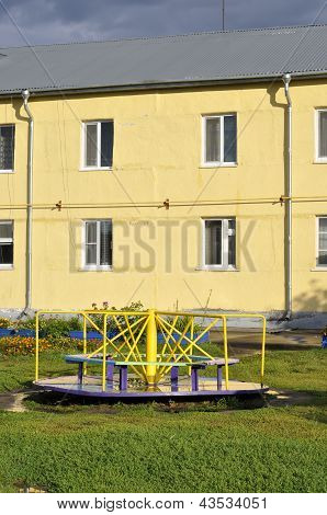 Kreisverkehr in der Nähe des Hauses.