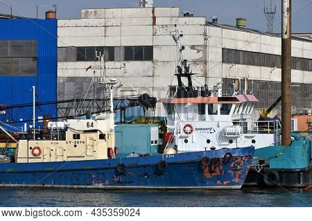 Klaipeda, Lithuania - October 02: Boats And Cranes At Klaipeda Sea Port At October 02, 2021 In Klaip