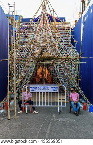 People Are Visiting Durga Puja Pandals From Outside Because Durga Puja Pandals Are Made No-entry Zon
