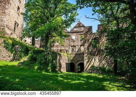 Swiny, Poland - August 08, 2021. Ruin Of Swiny Castle In Poland In Summer