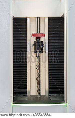 Automobile Part Cylindrical Cam Shaft During Setup On High Technology And Precision Optical Measurin
