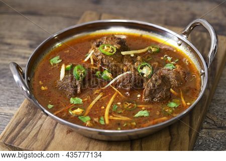 beef nihari, pakistani curry cuisine