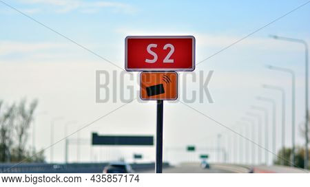 Warsaw, Poland. 10 Oktober 2021. View Of Road And Signs On Southern Bypass Of Warsaw S2. City Sign