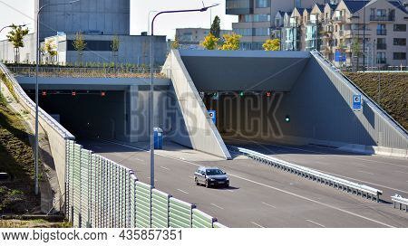Warsaw, Poland. 10 Oktober 2021. Entrance To The Tunnel Of The Southern Bypass Of Warsaw,