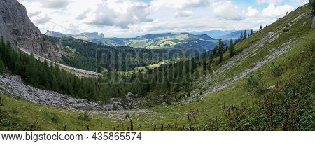 Panoramic View: Stunning View Into The Wide And Open Landscape Of Alp De Siusi - Mont Seuc. Gardena 