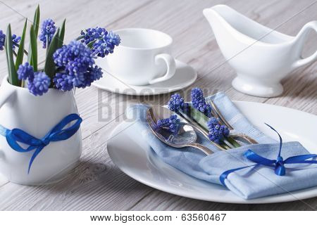 Elegant Spring Table Setting With Flowers Muscari