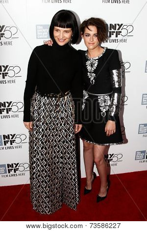 NEW YORK-OCT 8: Actress Juliette Binoche (L) and Kristen Stewart attend the 