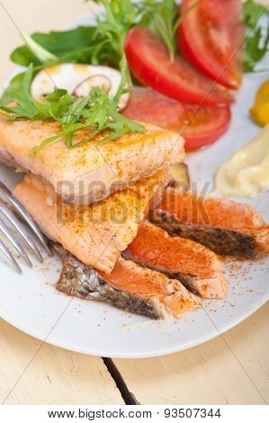 Grilled Samon Filet With Vegetables Salad