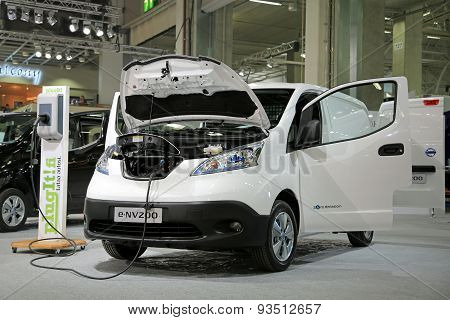 Nissan Electric Van E-nv200 Charging Battery