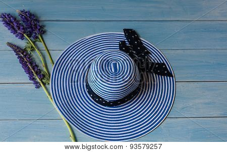 Women's hat and lupins