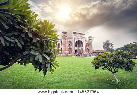 Great Gate Of Taj Mahal At Beautiful Sky In India