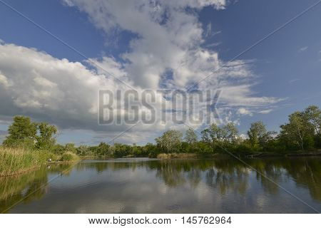 The regional center of Novomoskovsk district. The city is situated mainly on the right bank of the Samara River, a left tributary of the Dnieper River, 27 km from the city Dnieper. The population of just over 70 thousand. People.