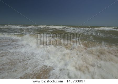 Narrow and long braid in the north-eastern part of the Crimean peninsula, consisting mainly of clam shell material, separating the bay from the Sea of Azov Siwash. The length of over 100 km, width from 270 m to 8 km.