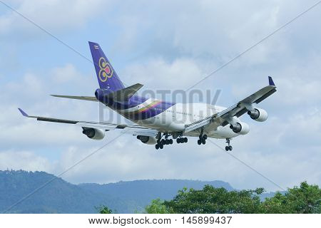 Hs-tgh Boeing 747-400 Landing